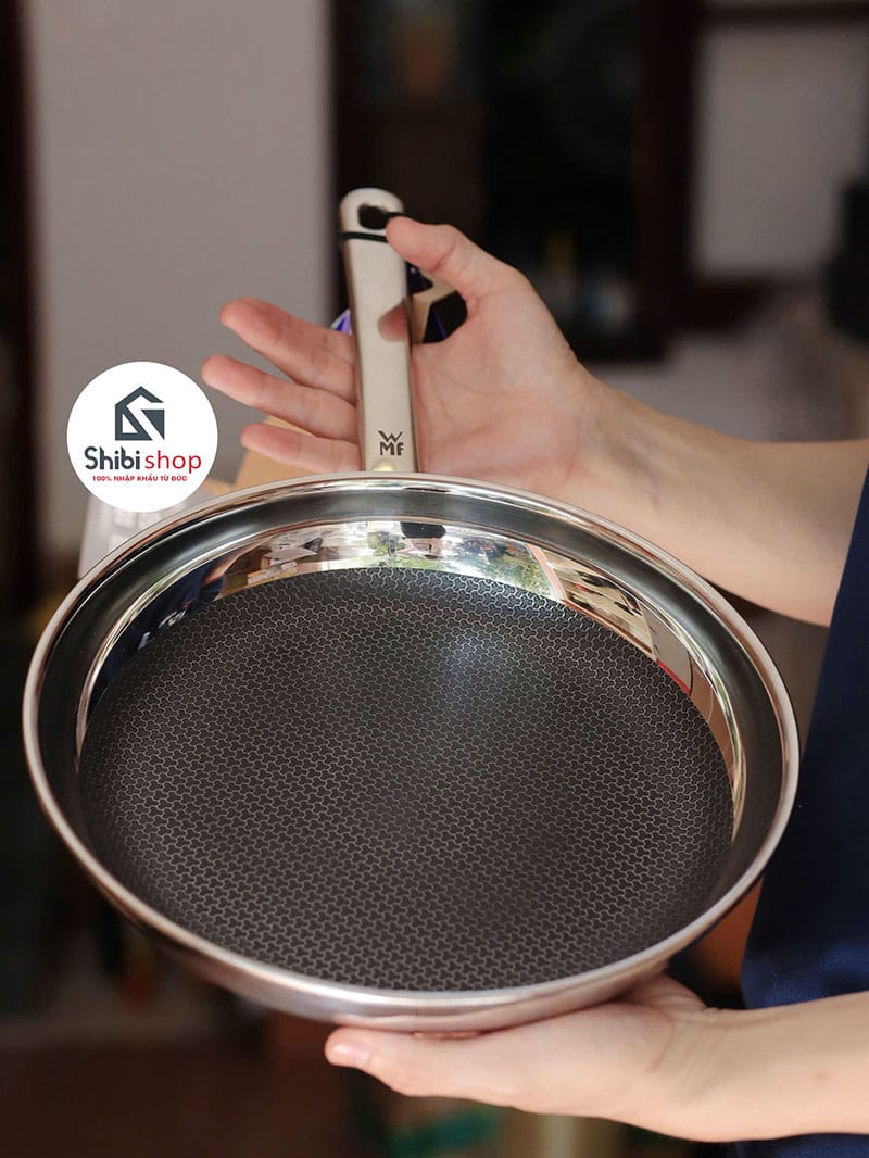 Chảo chống dính tổ ong WMF Profi Resist, size 24cm - size 28cm