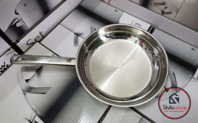 Chảo thép inox có chống dính được không?